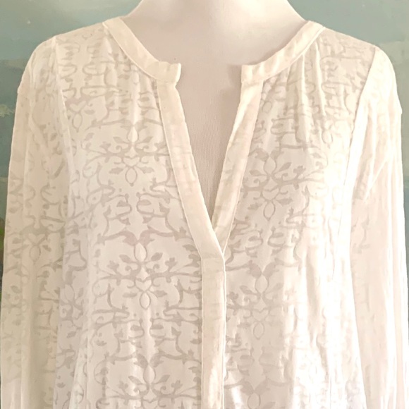 Sundance Tops - Sundance Boho Damask Print Roll Tab Sleeve Top L